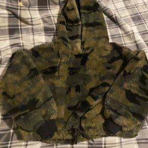 Cropped Camo hoodie